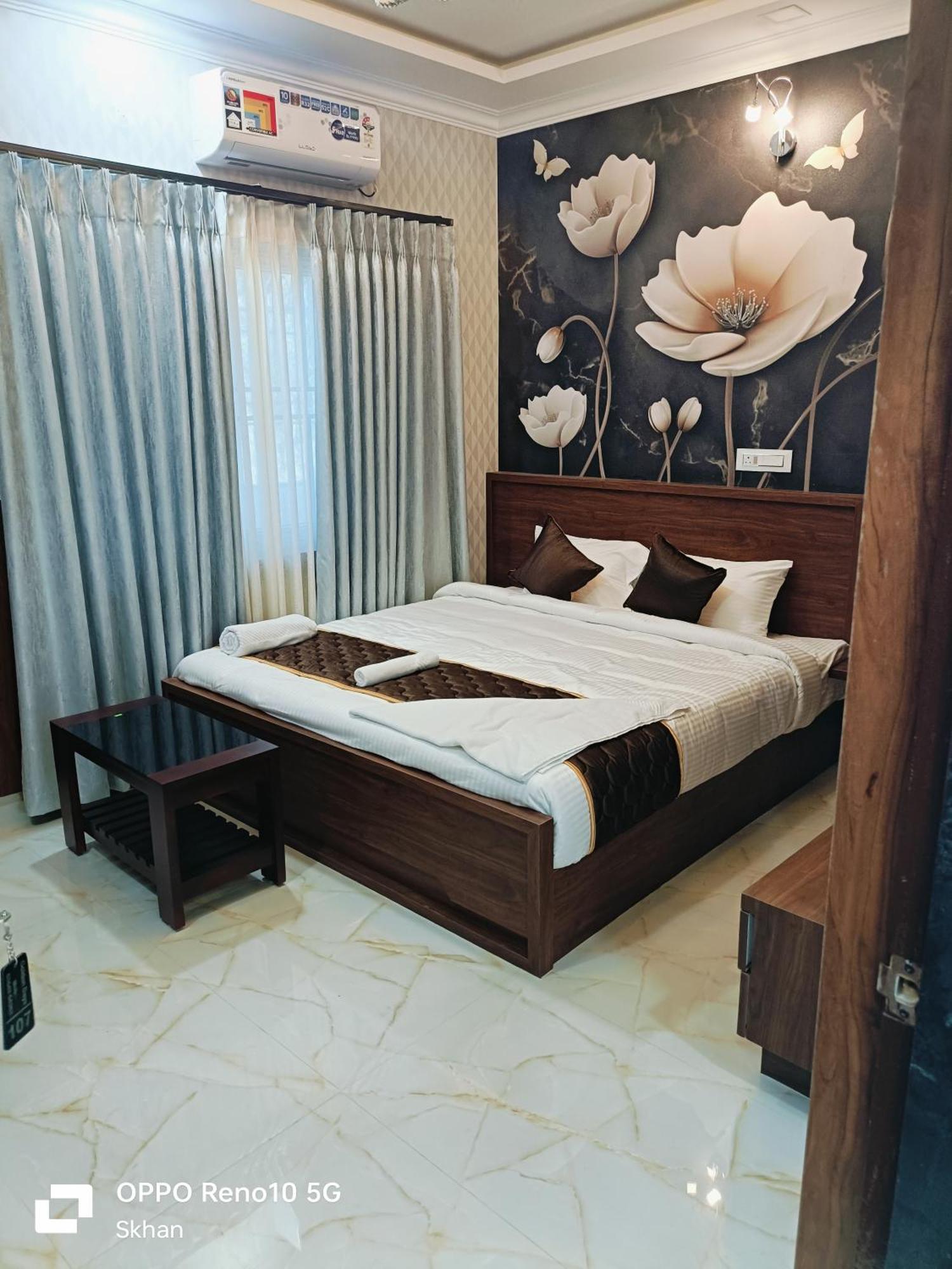 Golden Residency Hotel Kushalnagar Ngoại thất bức ảnh