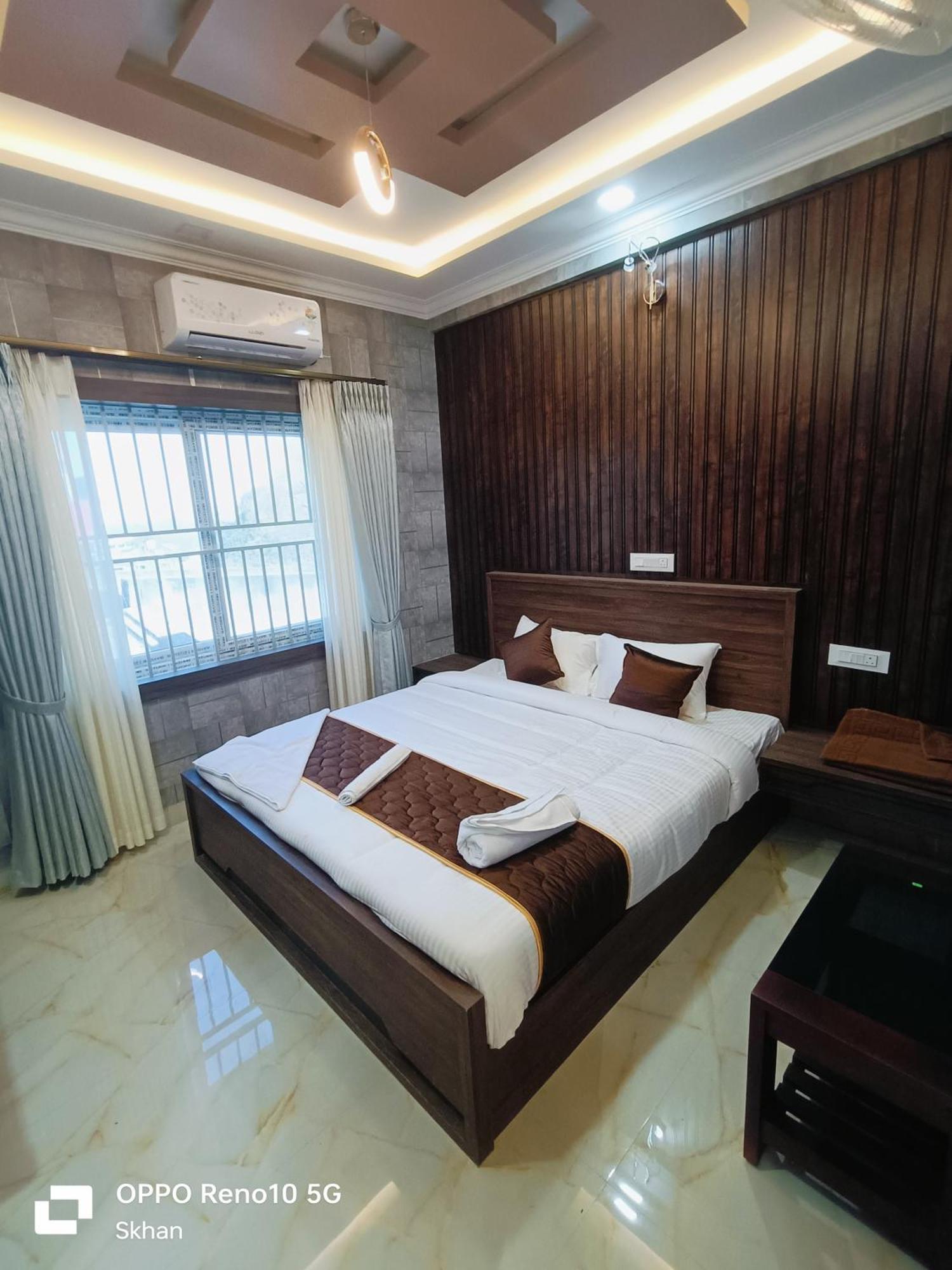 Golden Residency Hotel Kushalnagar Ngoại thất bức ảnh